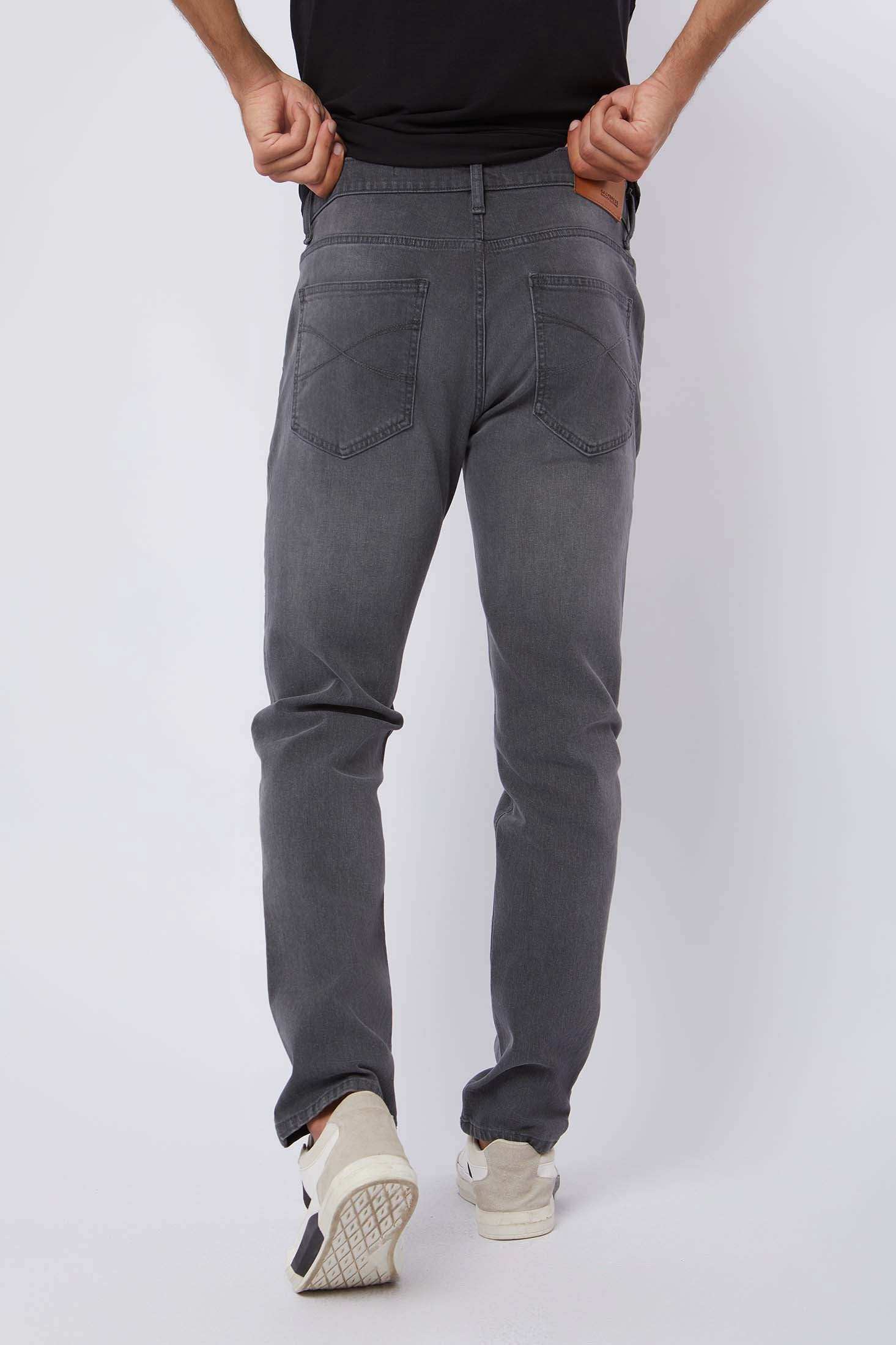 Dalydress men’s grey straight-fit jeans back view, casual wear, white sneakers