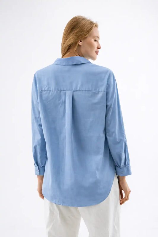 قميص قطن بلون أزرق ناعم